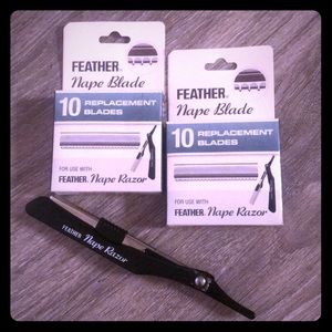 Feather razor and 2 refills